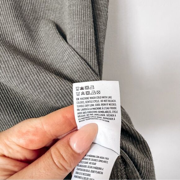 American Eagle Green Ribbed Classic Tank Size Medium - Picture 5 of 6